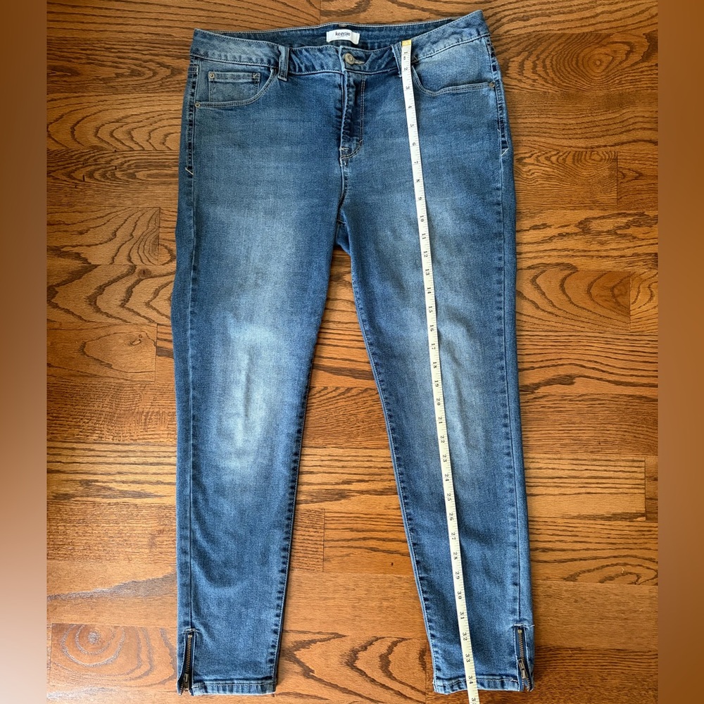 Kensie Light Blue Denim Women’s Jeans Zipper Leg Details Size: 10/30 - Picture 6 of 7